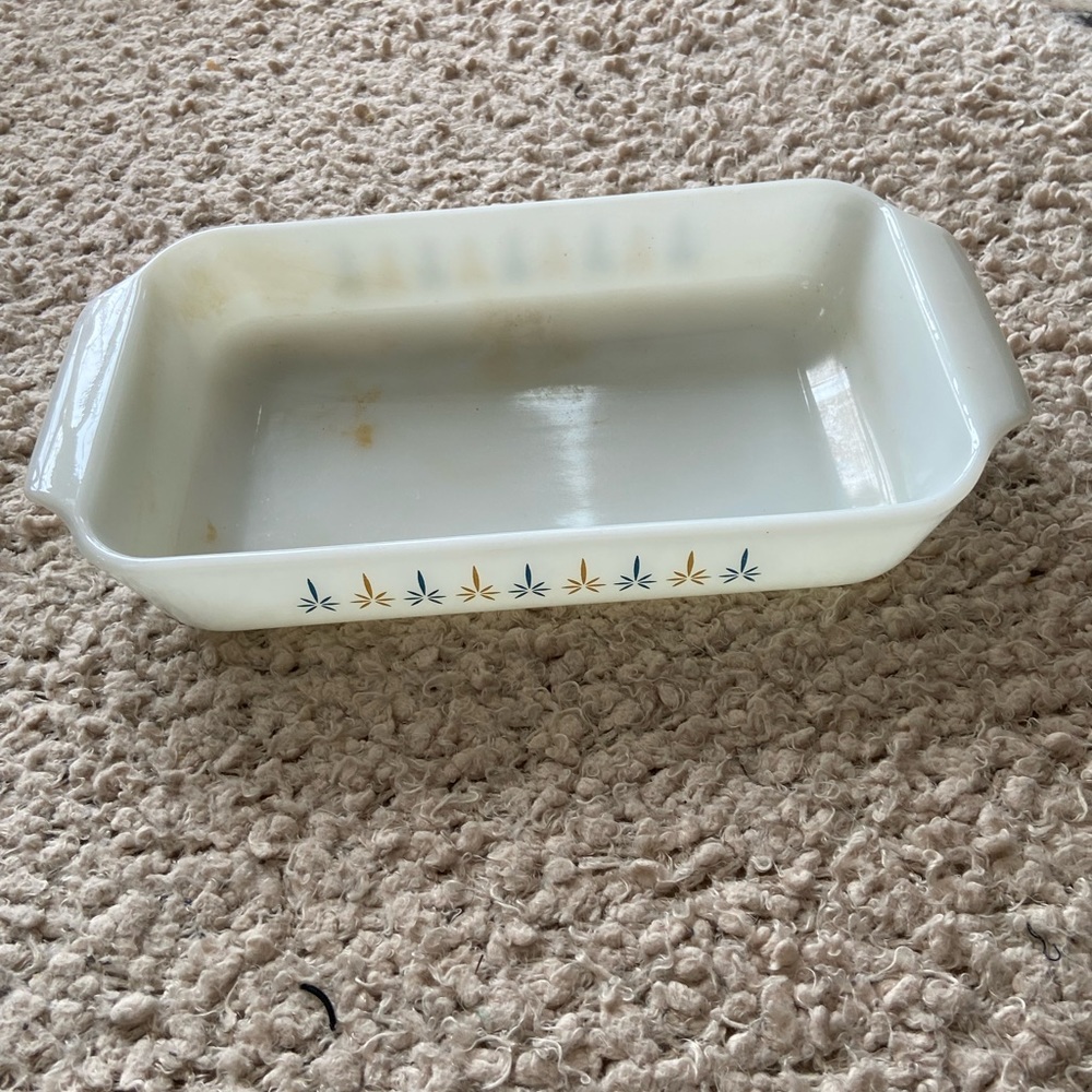 Anchor Hocking Fire King 1 1/2 quart dish- VINTAGE MCM
